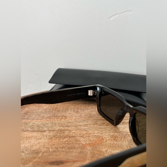Saint Laurent SL572 Sunglasses - Picture 6 of 9